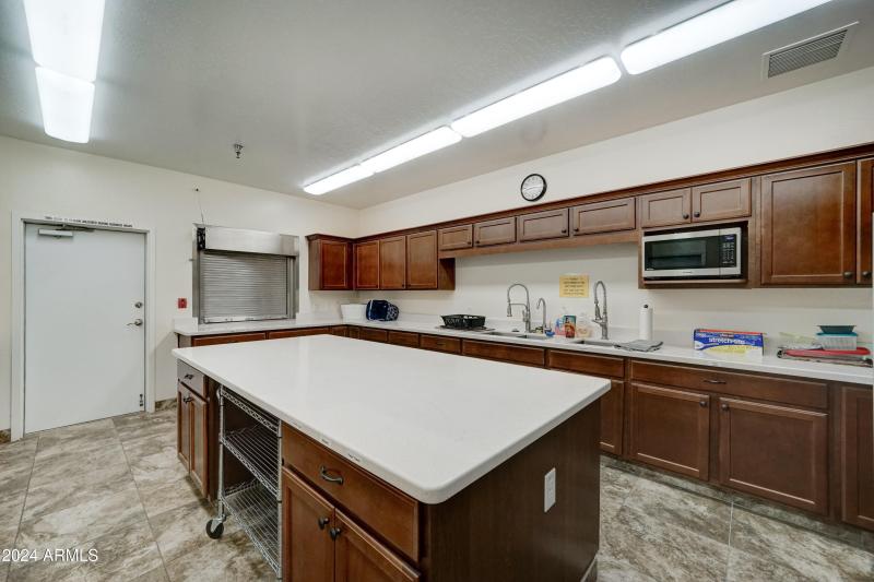 2101 S Meridian Rd-12