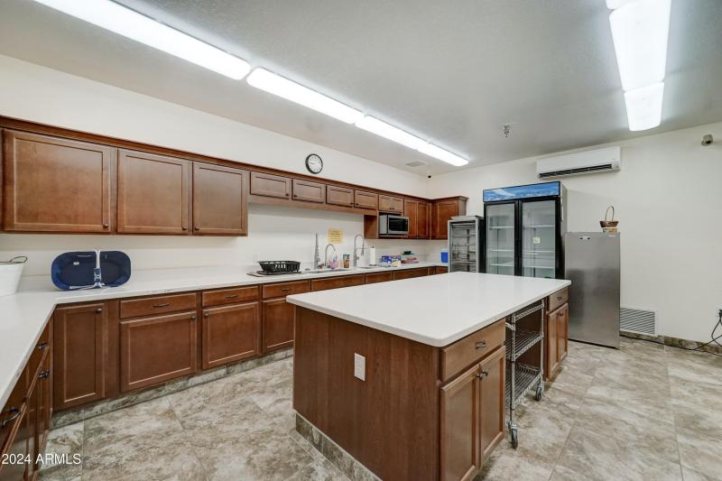 2101 S Meridian Rd-13