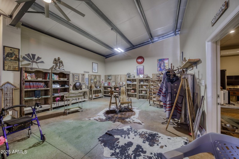 15-web-or-mls-864 W Main St-12