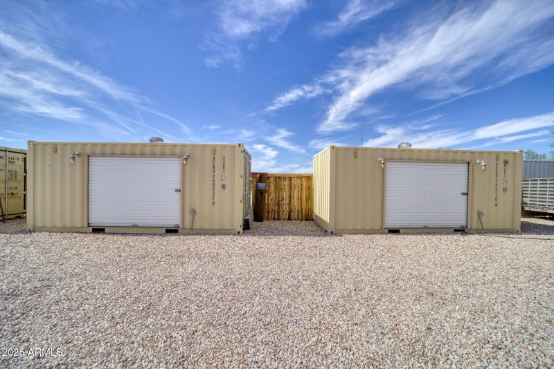 43-web-or-mls-864 W Main St-40