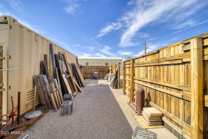 53-web-or-mls-864 W Main St-50