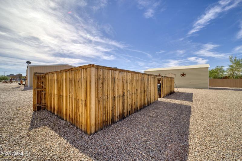 54-web-or-mls-864 W Main St-51