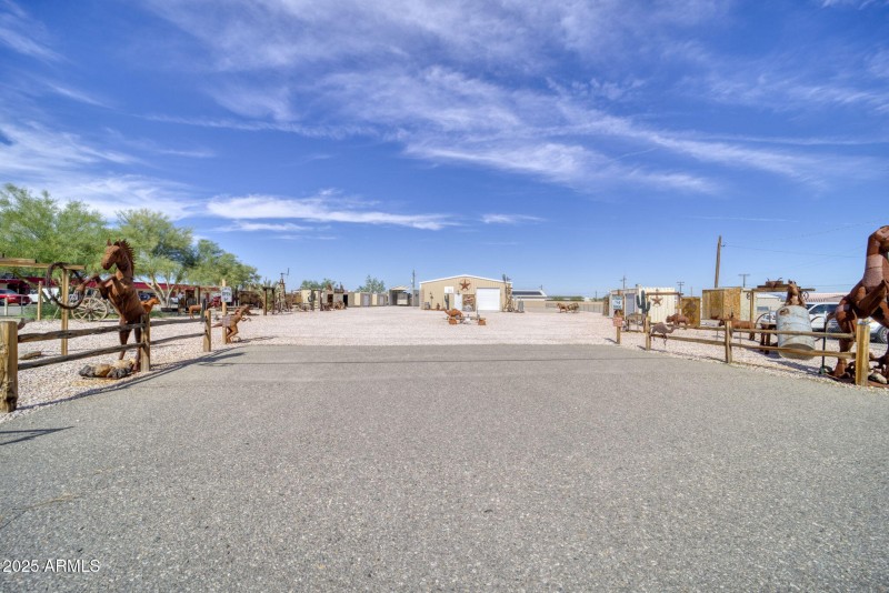 58-web-or-mls-864 W Main St-58