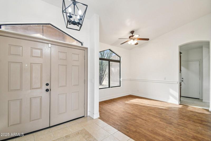 4-web-or-mls-E Jordan Ln-S2011-004