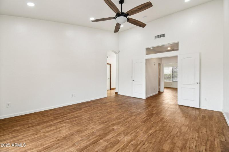 16-web-or-mls-E Jordan Ln-S2011-016