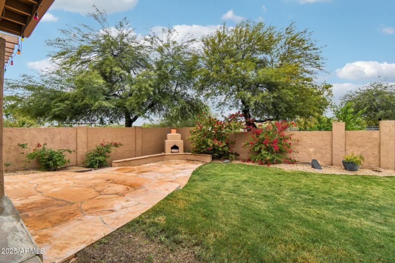 40-web-or-mls-E Jordan Ln-S2011-040