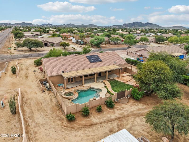 60-web-or-mls-E Jordan Ln-S2011-060