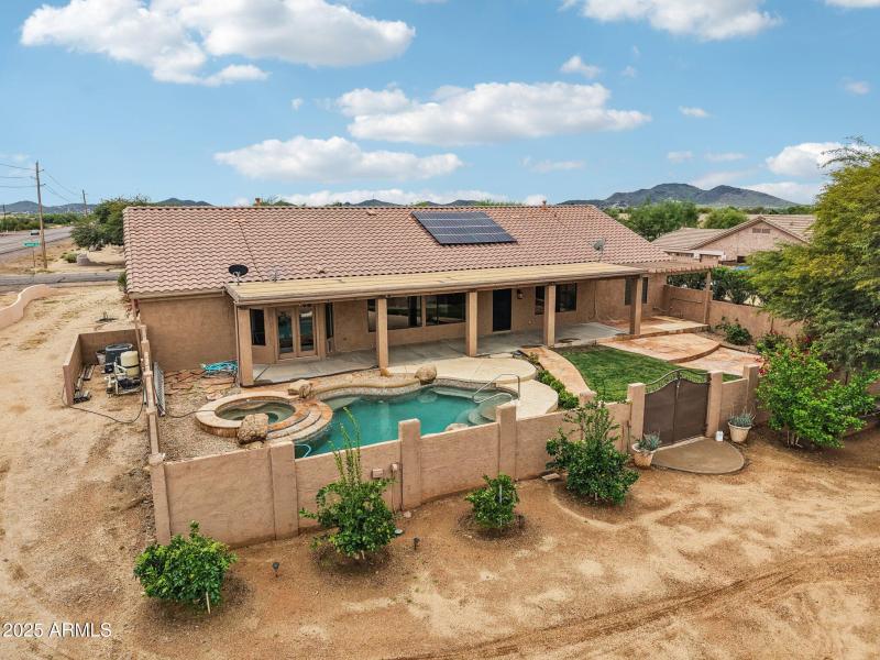 61-web-or-mls-E Jordan Ln-S2011-061