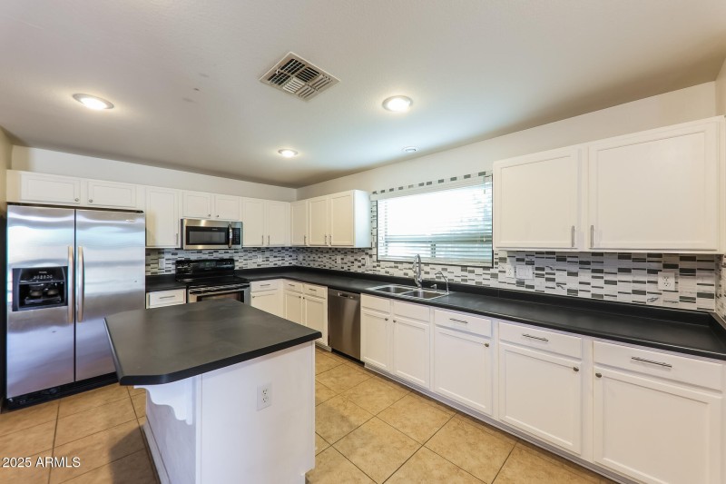 010-photo-kitchen-14923574