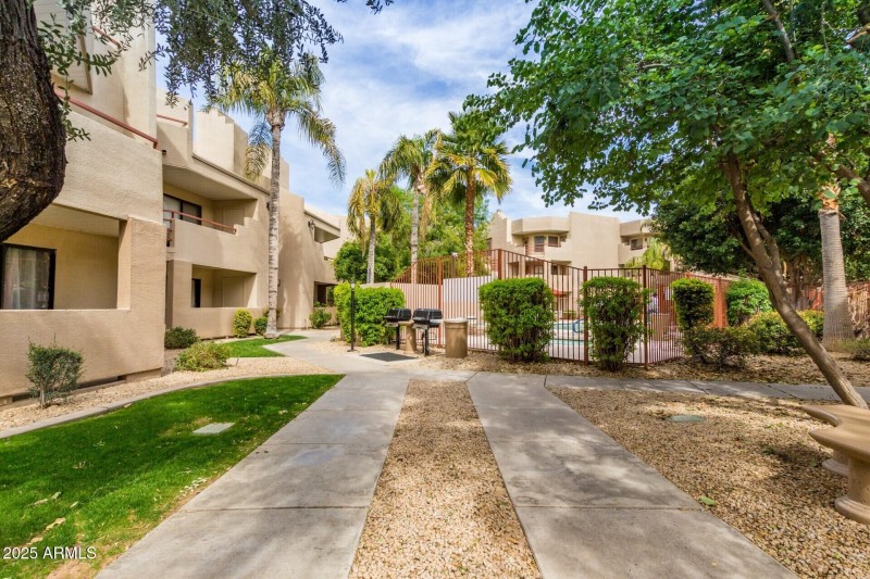 34 Desert Cove