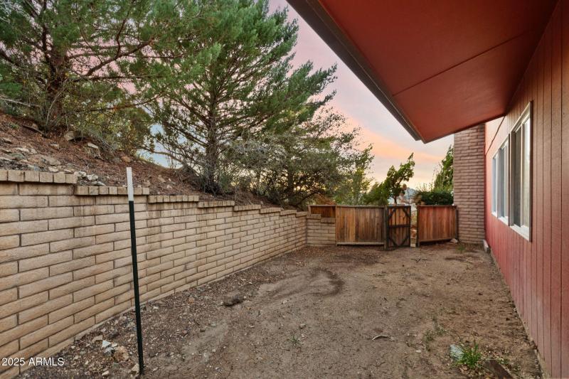 50-Side Yard TW