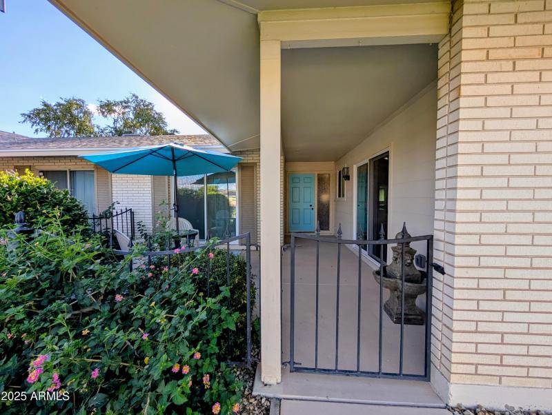 ENTRY PATIO 2