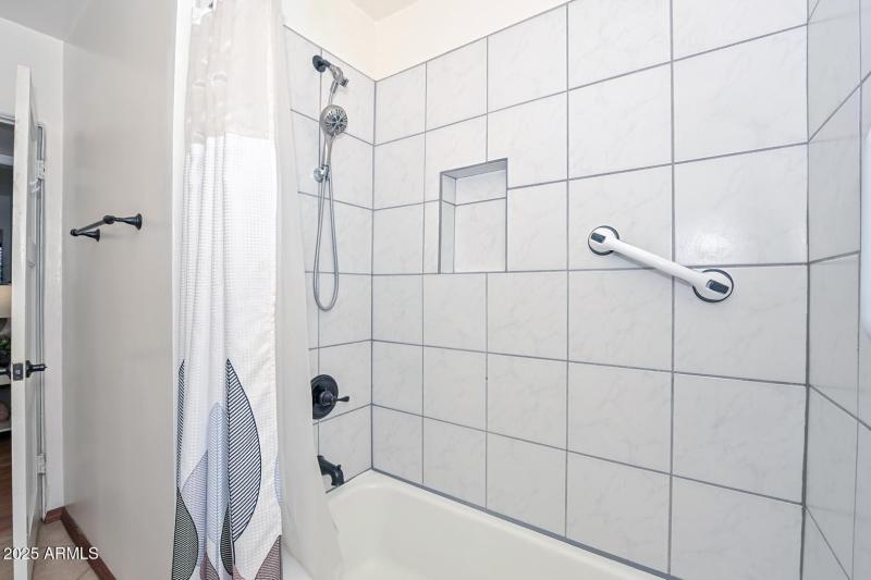 Hall Bath2