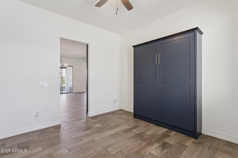 Bedroom/Den