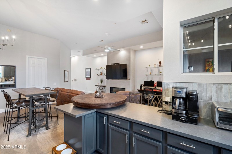 18-Kitchen & Dining