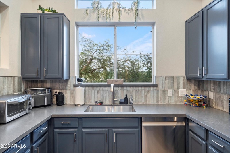 23-Kitchen