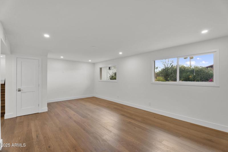 16-web-or-mls-3413 N 87th Pl-16