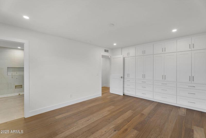 19-web-or-mls-3413 N 87th Pl-20