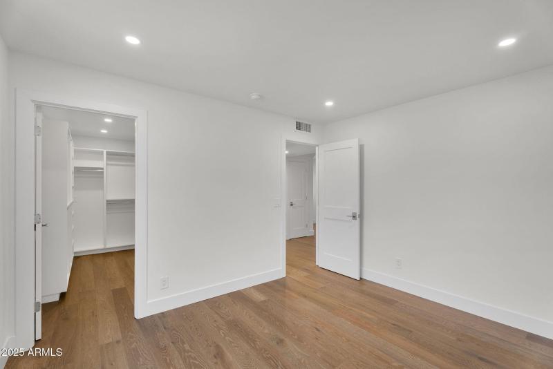 25-web-or-mls-3413 N 87th Pl-28