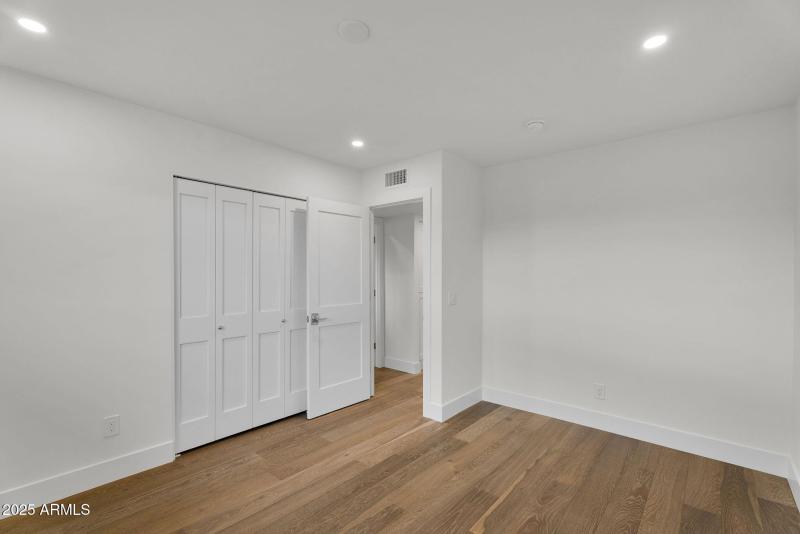 27-web-or-mls-3413 N 87th Pl-31