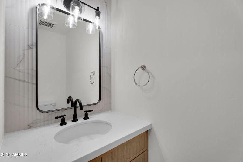 33-web-or-mls-3413 N 87th Pl-25