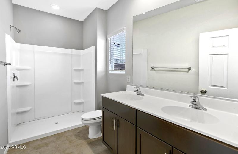 12 - Owner Bathroom