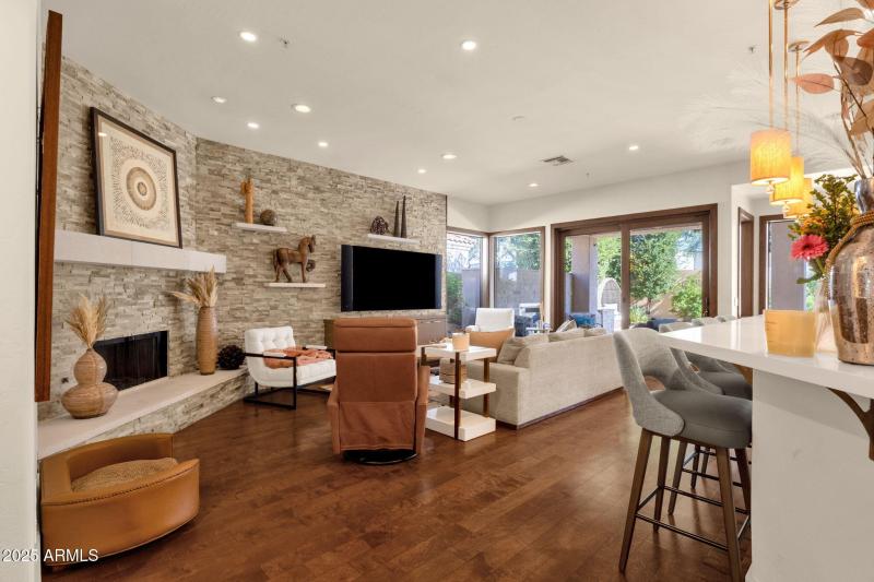 6-web-or-mls-10263-n-103rd-pl