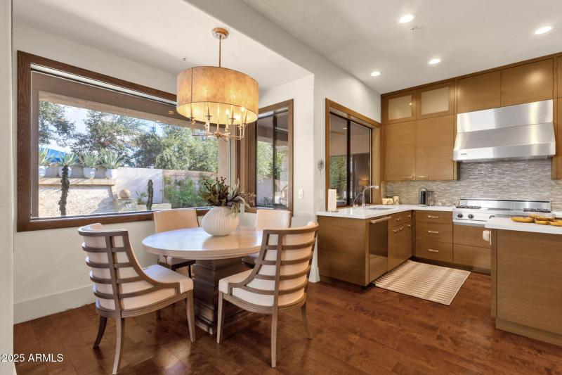 12-web-or-mls-10263-n-103rd-pl