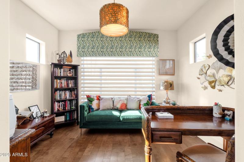 43-web-or-mls-10263-n-103rd-pl