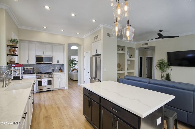 Gourmet kitchen