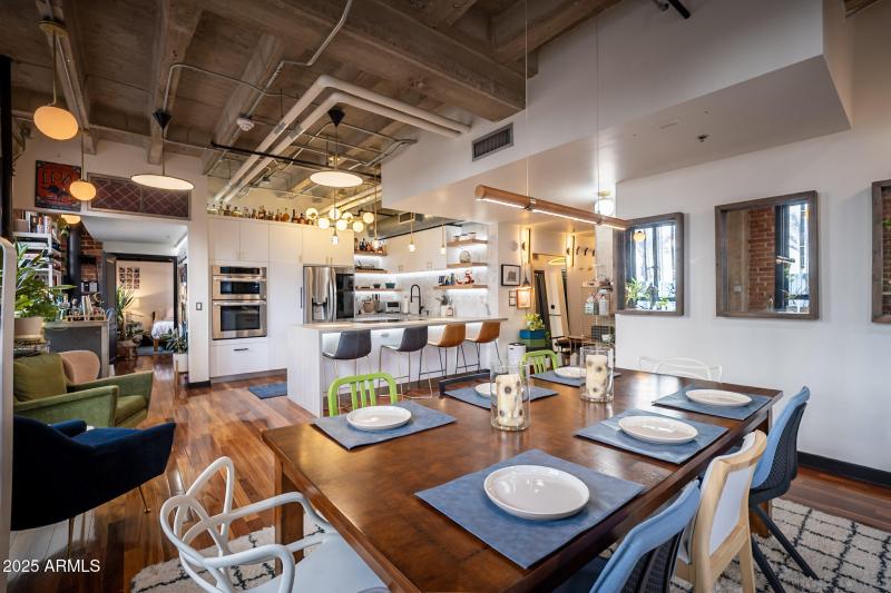 Dining to Kitchen