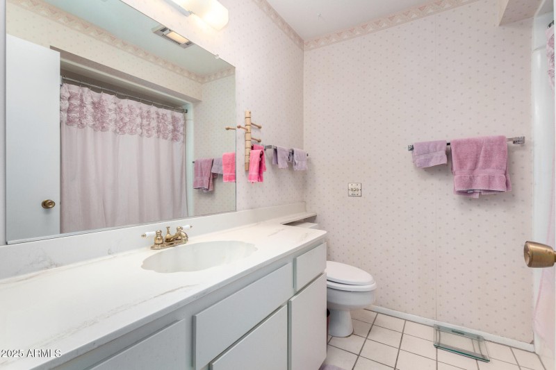 Bathroom #2 (Guest)