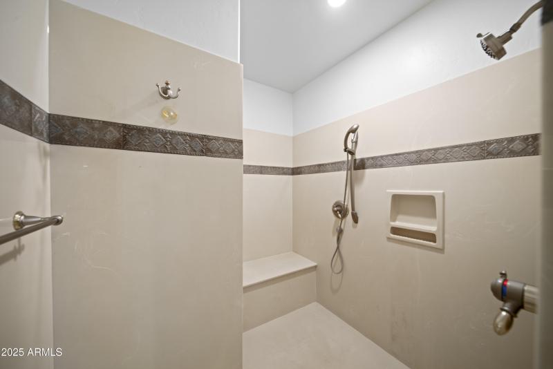 Master Suite Bath (3)