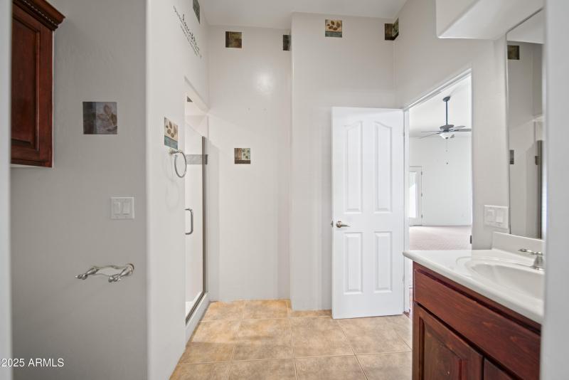 Guest Bath 1 Main Floor