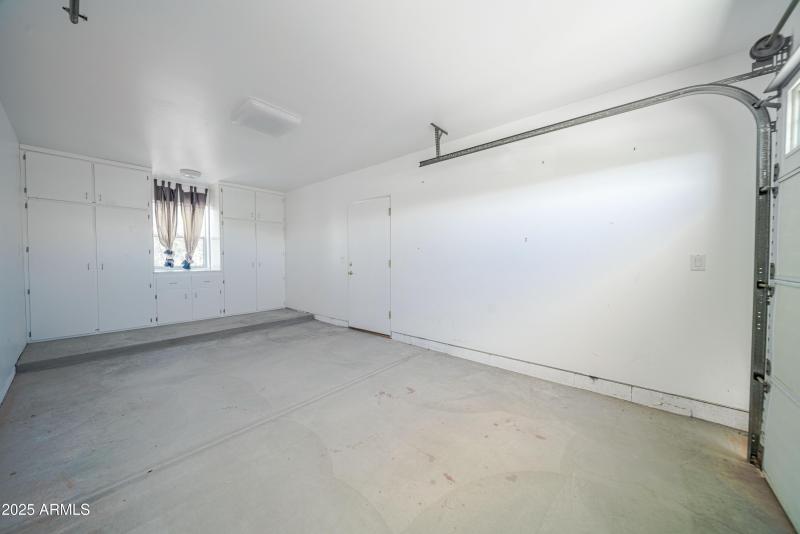 Lower Garage or.. (1)