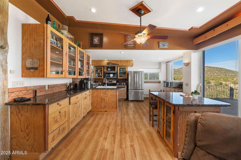 9-Kitchen (1)