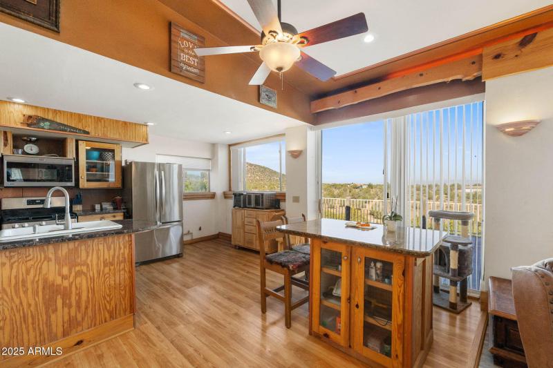 10-Kitchen (2)