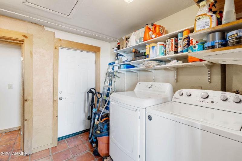 23-Laundry Room (1)