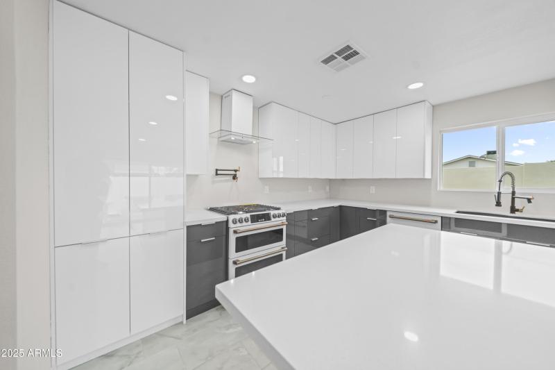 Fully remodeled Kitchen