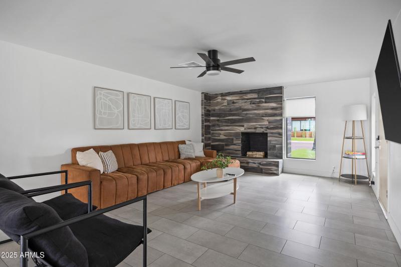 4132 N 34th Pl-8