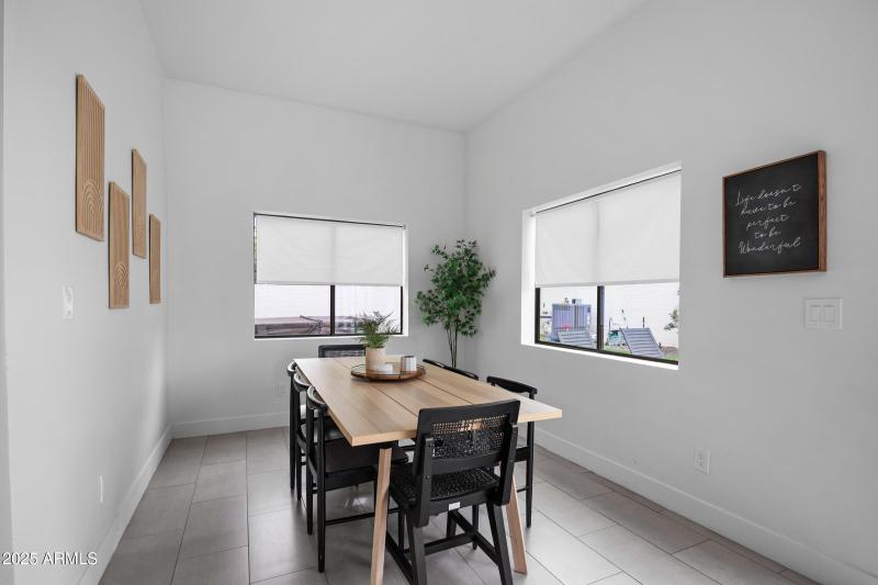 4132 N 34th Pl-16
