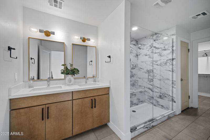 4132 N 34th Pl-24