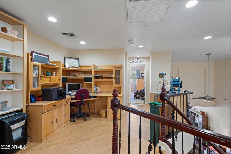 24-Upper Level Loft Area