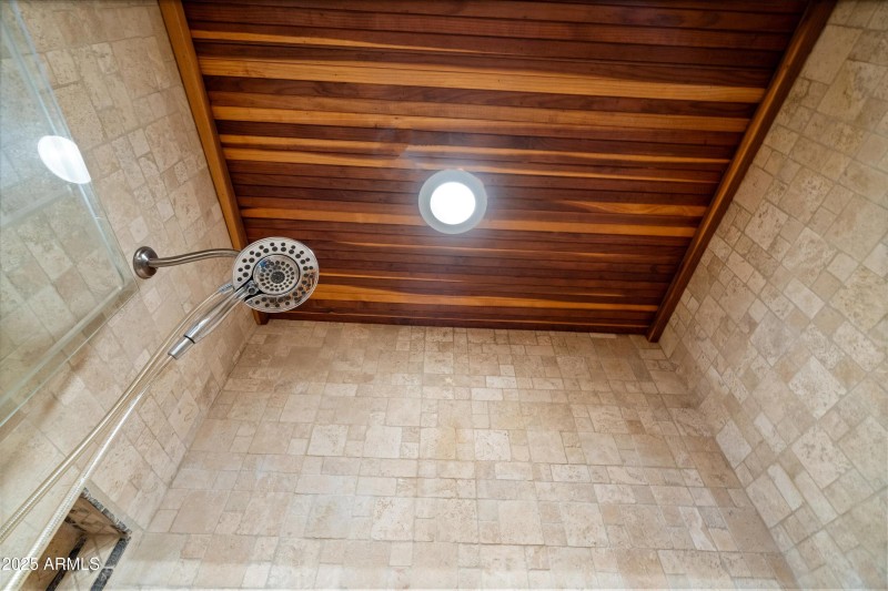 32-Shower With Built-In Sauna