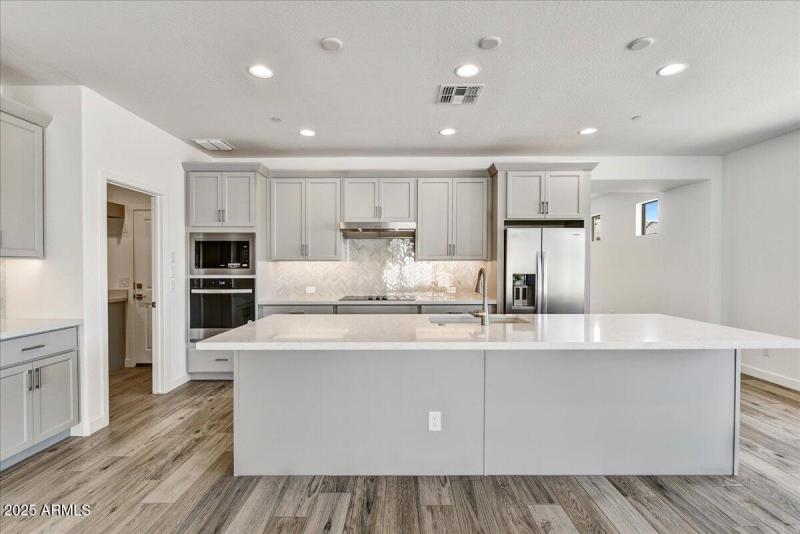 08-Kitchen