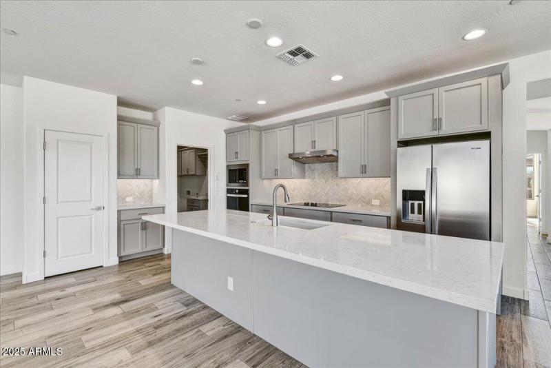 09-Kitchen