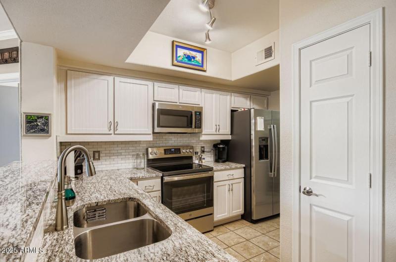 15095 N Thompson Peak Pkwy 1005 - Web Qu