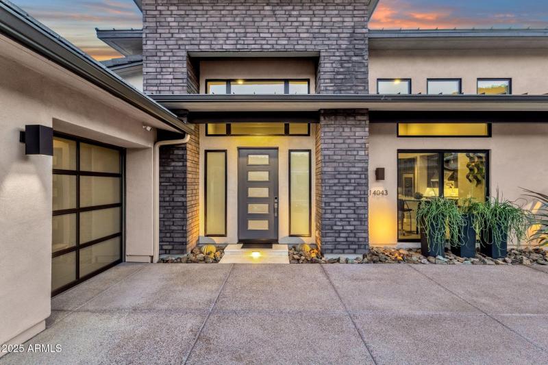 005_Front Entry
