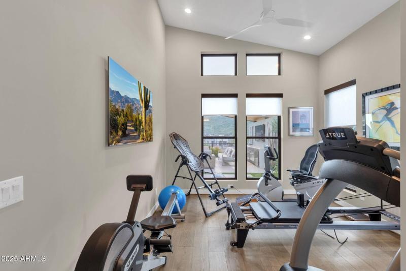037_Workout Room