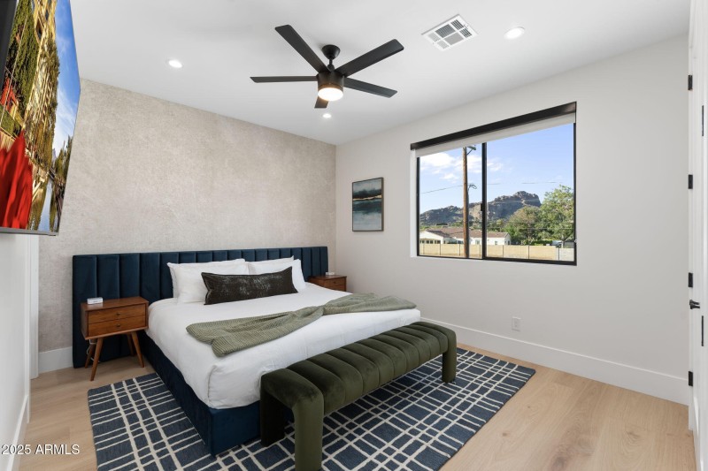 Guest bedroom